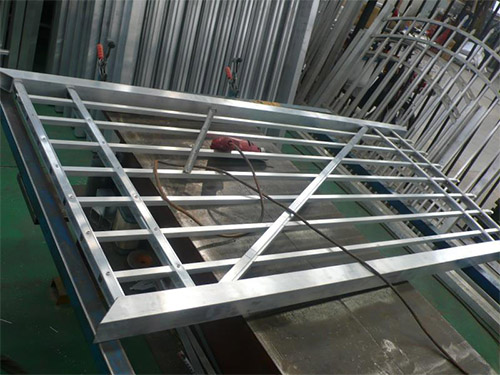 Aluminum fence